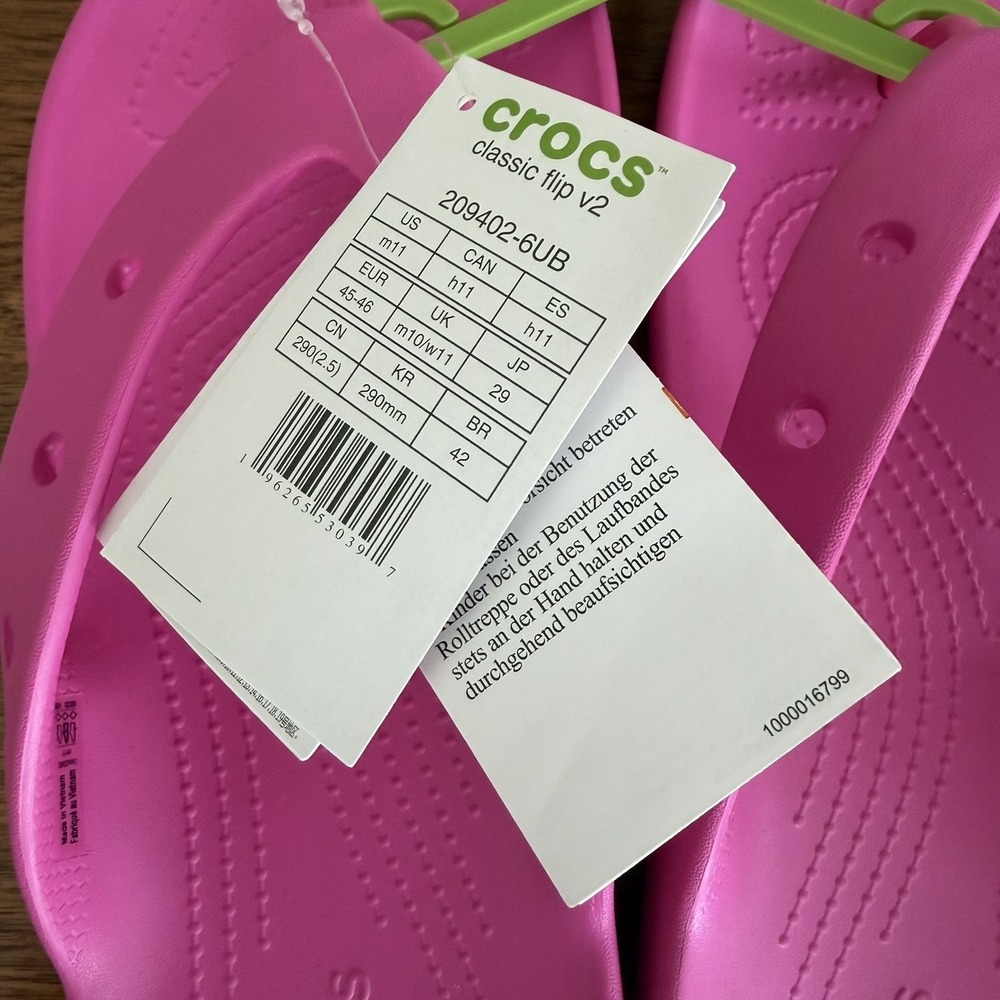 Bright Fushia Pink Crocs Classic Flip Flops Iconic Comfort W 13 / M 11 NWT - Picture 3 of 5